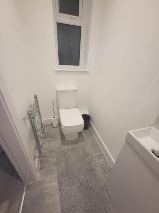 New 4 Bedrm House! Parking. 10Min To City / Etihad Manchester Exterior photo